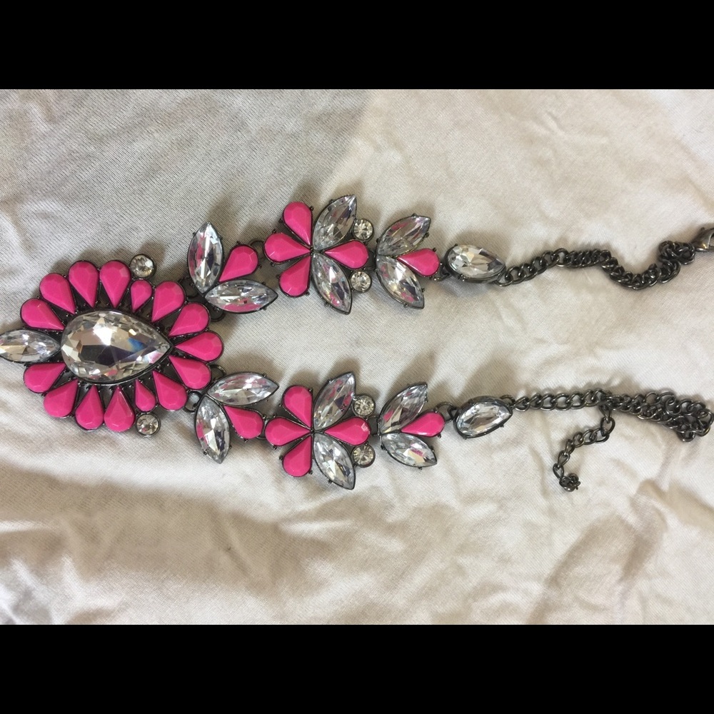 Statement necklace pink & black